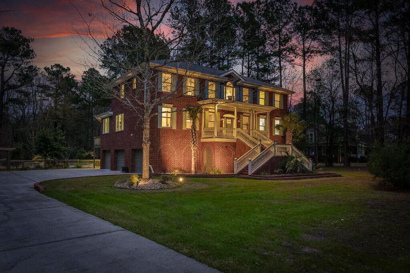 300 Squirrel Hollow Ct, Summerville, SC 29486