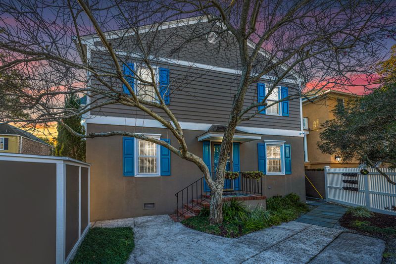 13 Poulnot Ln, Charleston, SC 29401