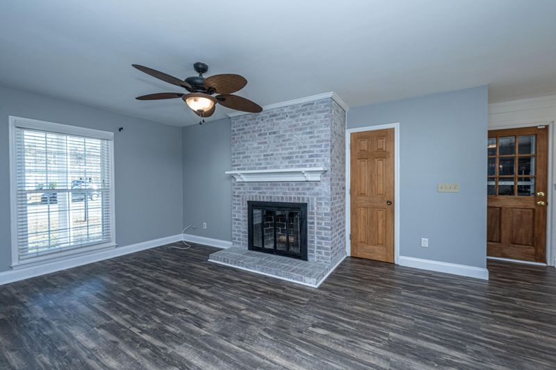 106 Kings Ct, Goose Creek, SC 29445