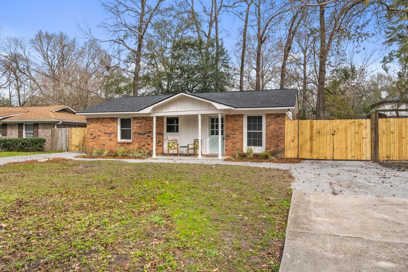 2622 Sal Ln, North Charleston, SC 29406
