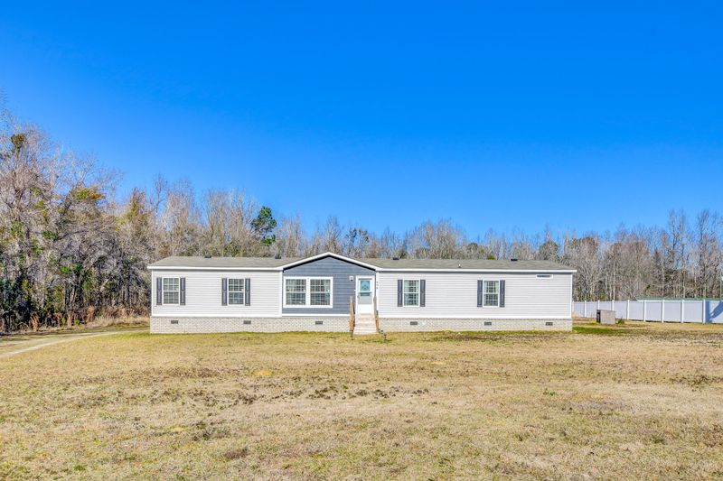 698 Root Branch Rd, Pineville, SC 29468
