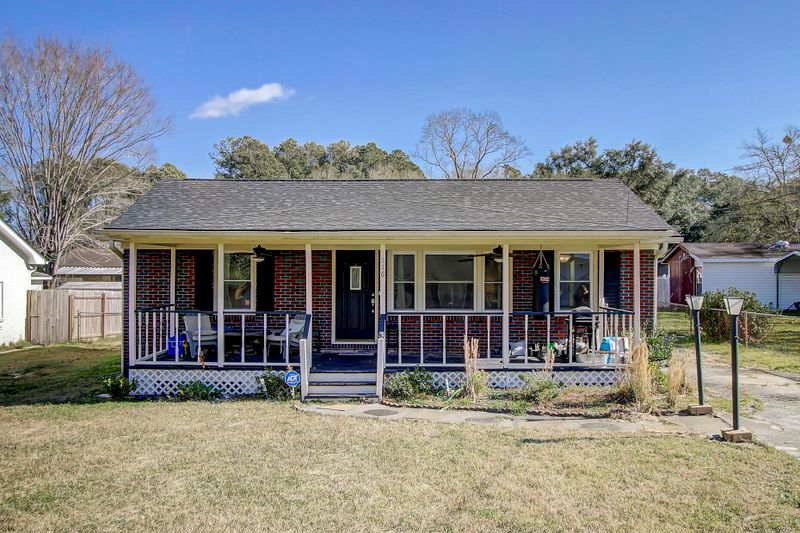 116 Pandora Dr, Goose Creek, SC 29445