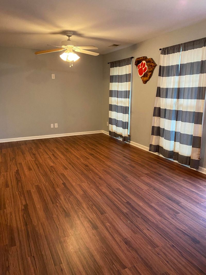 300 Longstreet St, Summerville, SC 29486