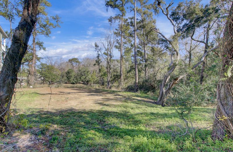 3000 S Shore Dr, Charleston, SC 29407