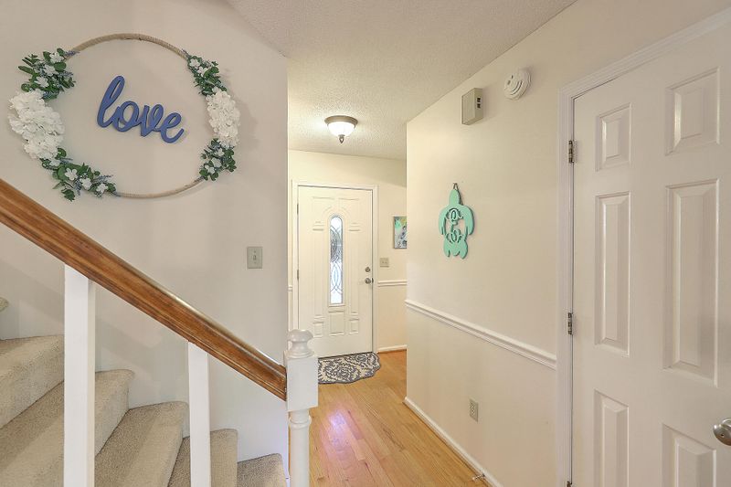 8 Wyecreek Ave, Charleston, SC 29412