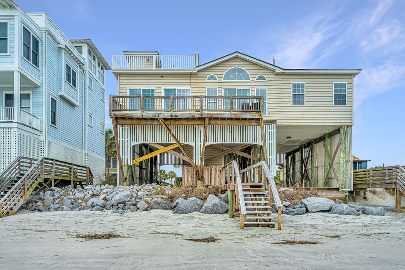 1685 E Ashley Ave, Folly Beach, SC 29439