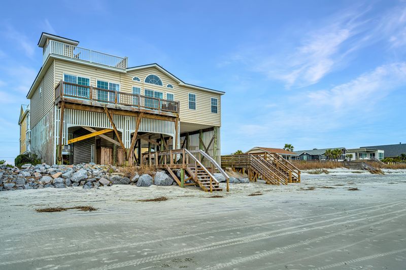1685 E Ashley Ave, Folly Beach, SC 29439