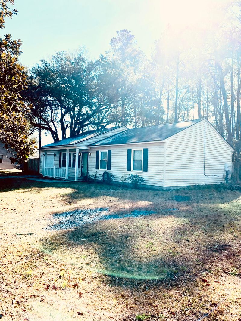 102 Birchwood Dr, Summerville, SC 29483