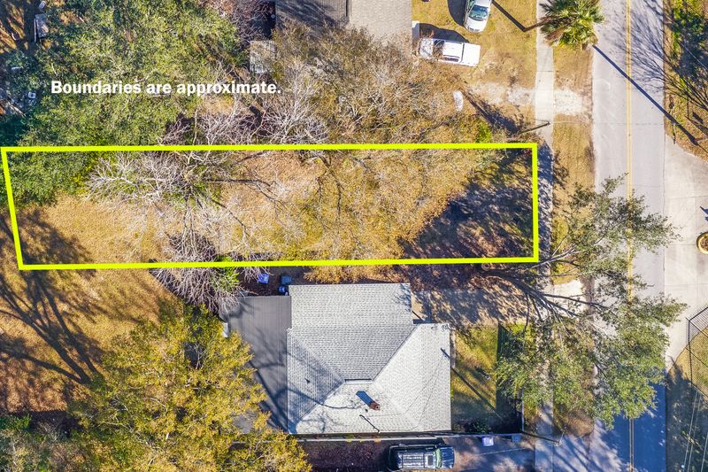 1512 Mosstree Rd, North Charleston, SC 29405