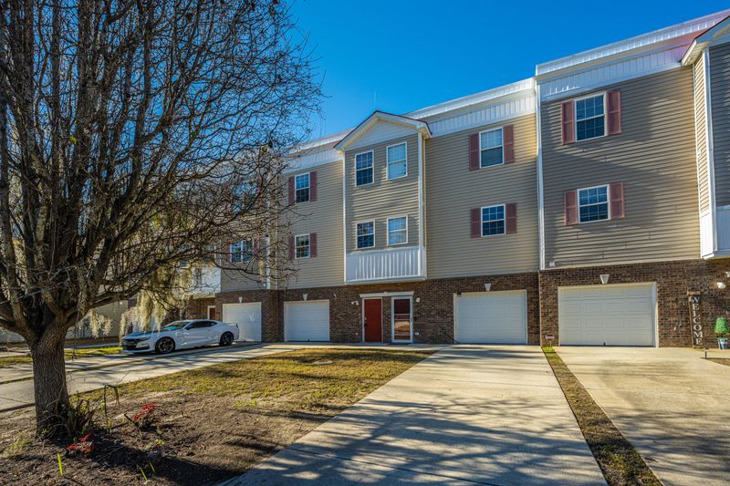 4664 Palm View Cir, North Charleston, SC 29418