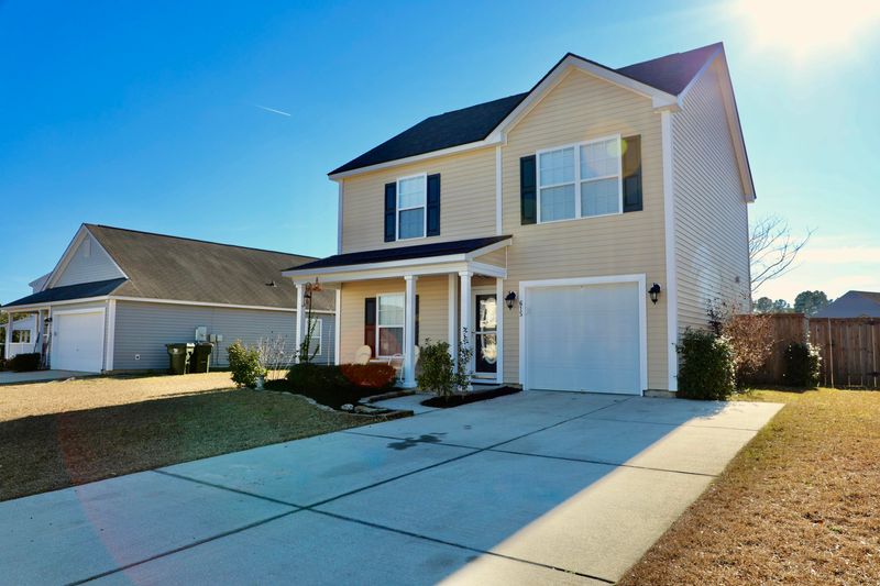 615 Silver Moss Dr, Moncks Corner, SC 29461