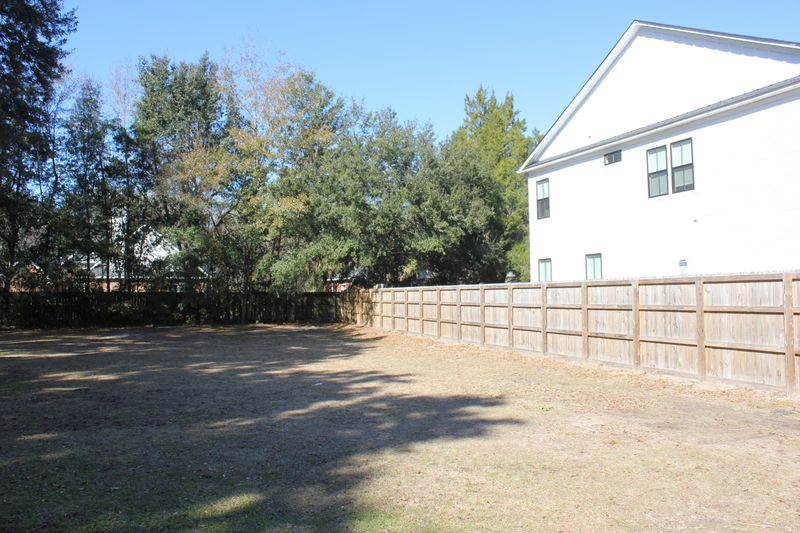 1870 Rifle Range Rd, Mount Pleasant, SC 29464