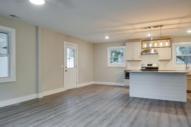 901 Nottingham Dr, Charleston, SC 29407