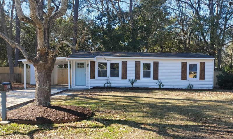 901 Nottingham Dr, Charleston, SC 29407