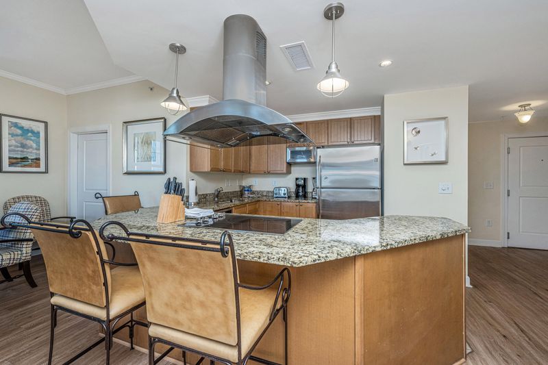 5802 Palmetto Dr #B-320/322, Isle Of Palms, SC 29451