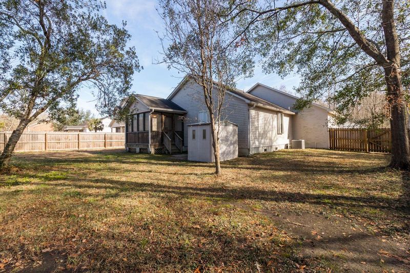225 Lindy Creek Rd, Goose Creek, SC 29445