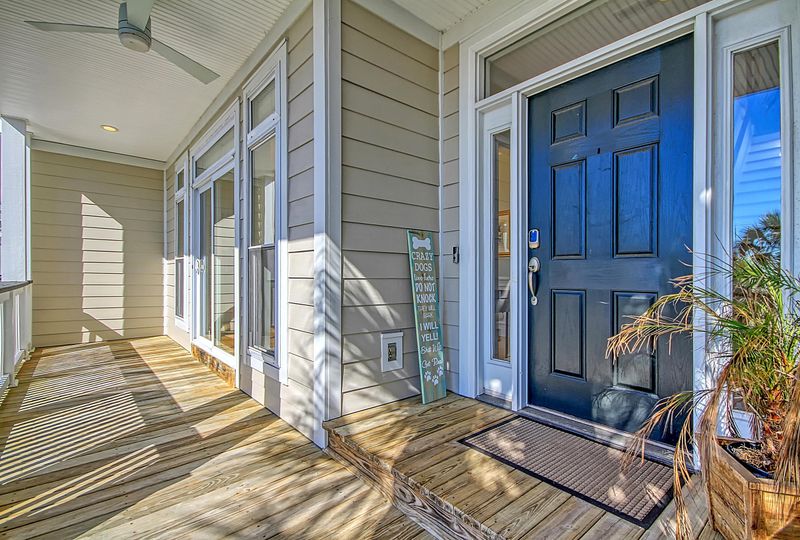 2210 Folly Rd, Charleston, SC 29412