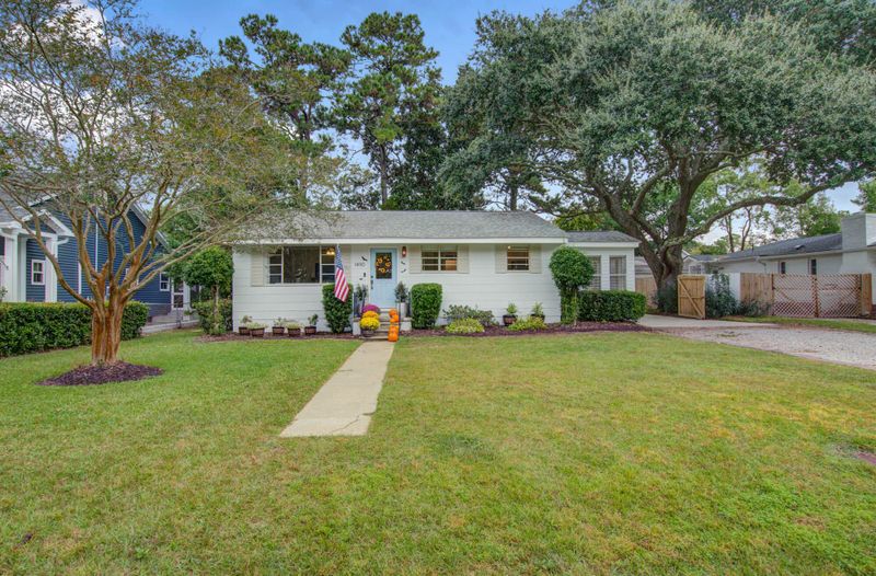 1490 Hindman Ave, Mount Pleasant, SC 29464