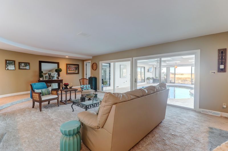 1014 Dominion Dr, Hanahan, SC 29410