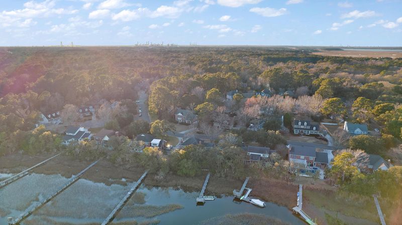 525 Rice Hope Dr, Mount Pleasant, SC 29464