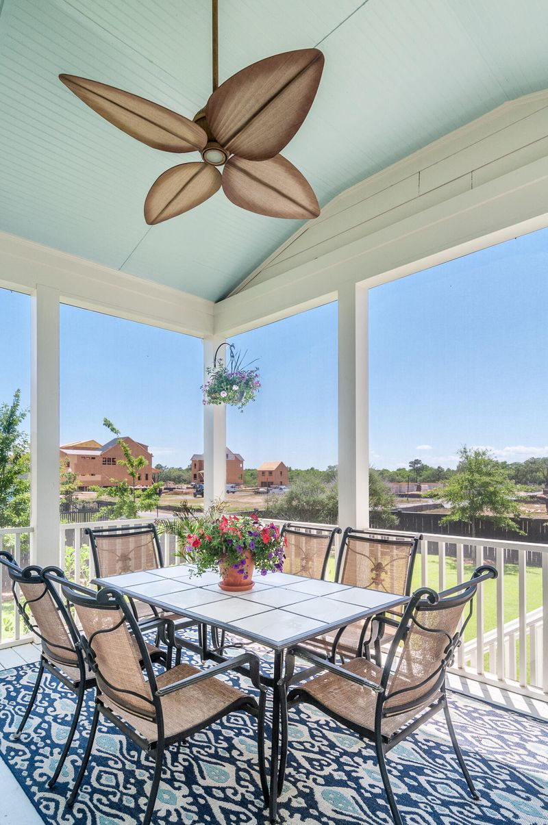 2517 Daniel Island Dr, Daniel Island, SC 29492
