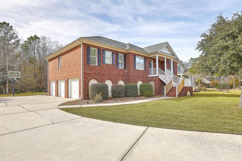 3747 Saint Ellens Dr, Mount Pleasant, SC 29466