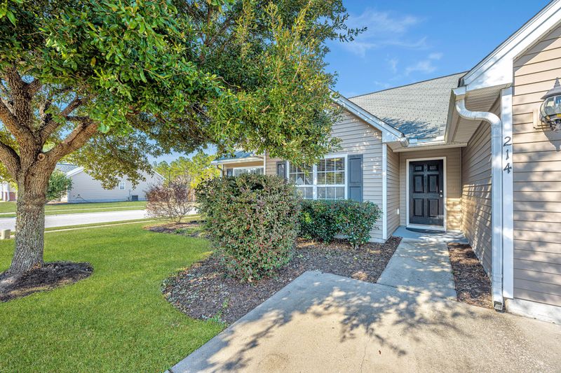214 Avonshire Dr, Summerville, SC 29483