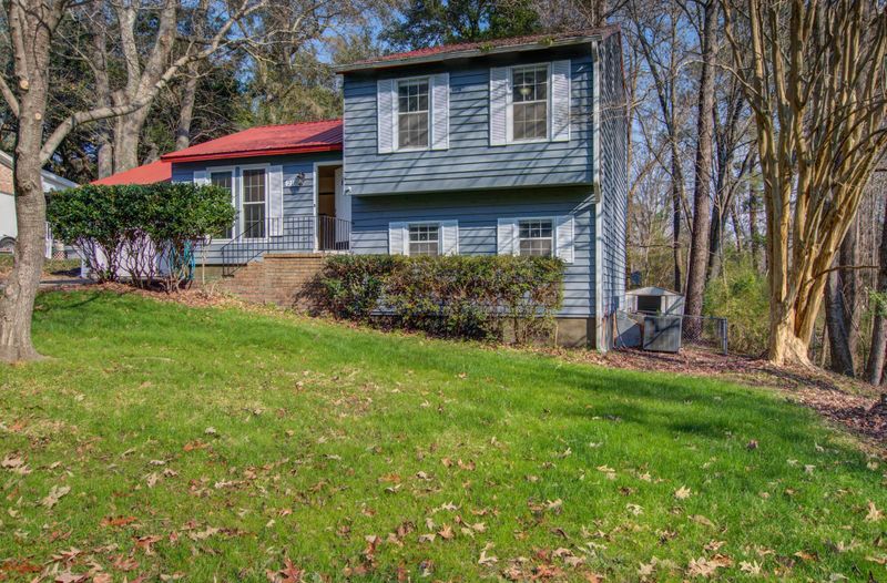 218 Maple Dr, Summerville, SC 29485