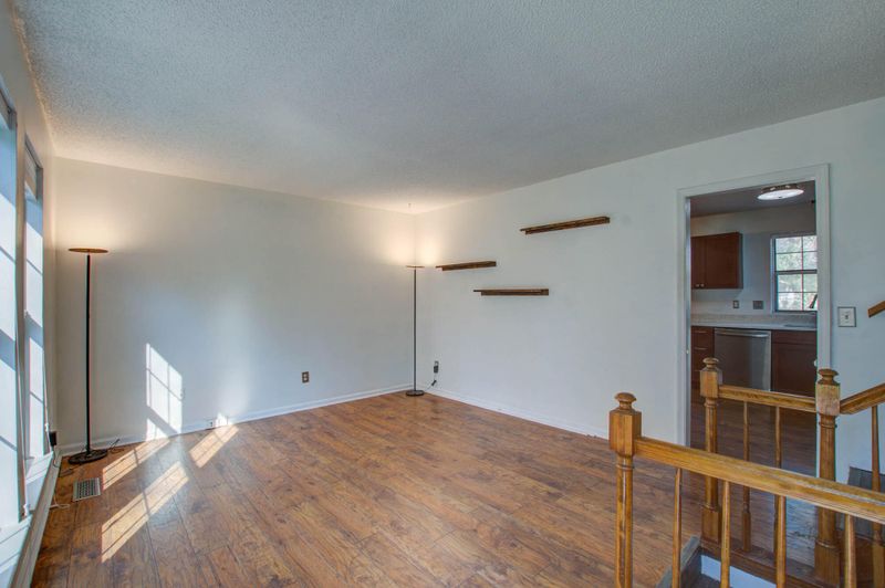 218 Maple Dr, Summerville, SC 29485