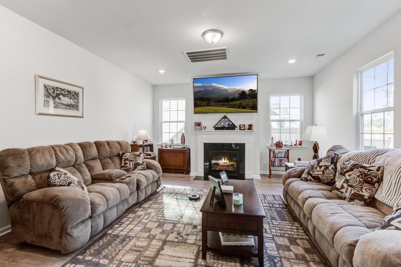 408 Spanish Wells Rd, Summerville, SC 29486