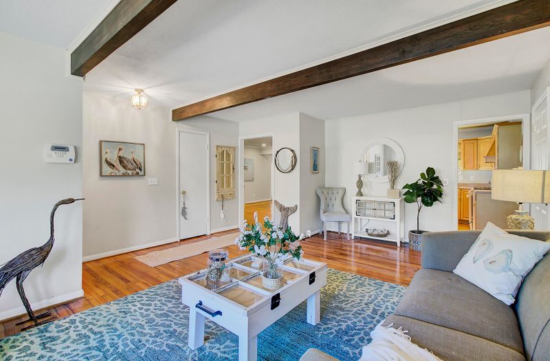 1872 Ashley Hall Rd, Charleston, SC 29407