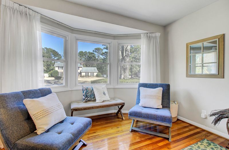 1872 Ashley Hall Rd, Charleston, SC 29407