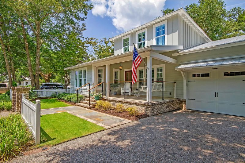 610 Coral St, Mount Pleasant, SC 29464