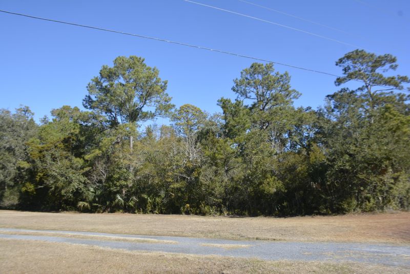 8274 Oyster Factory Rd, Edisto Island, SC 29438