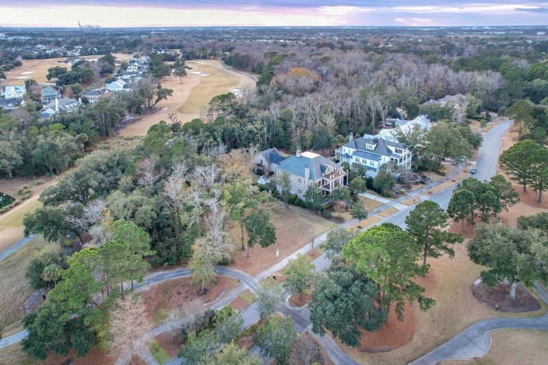 425 Island Park Dr, Charleston, SC 29492