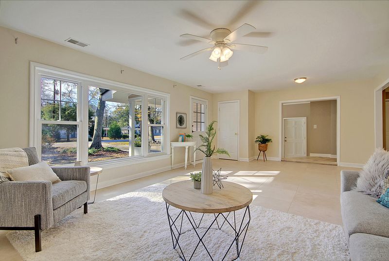 1328 S Sherwood Dr, Charleston, SC 29407