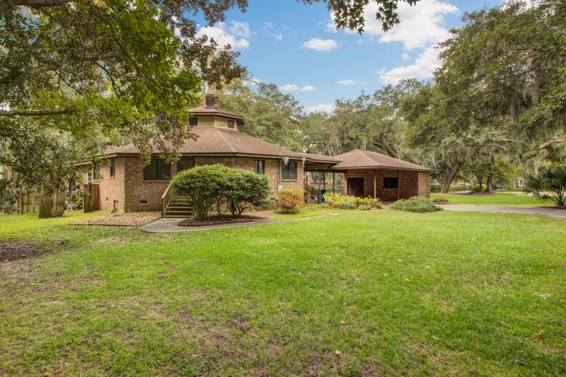 4609 Apple St, North Charleston, SC 29405