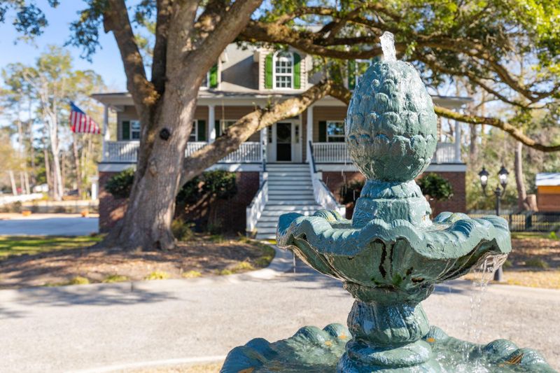511 W Luke Ave, Summerville, SC 29483