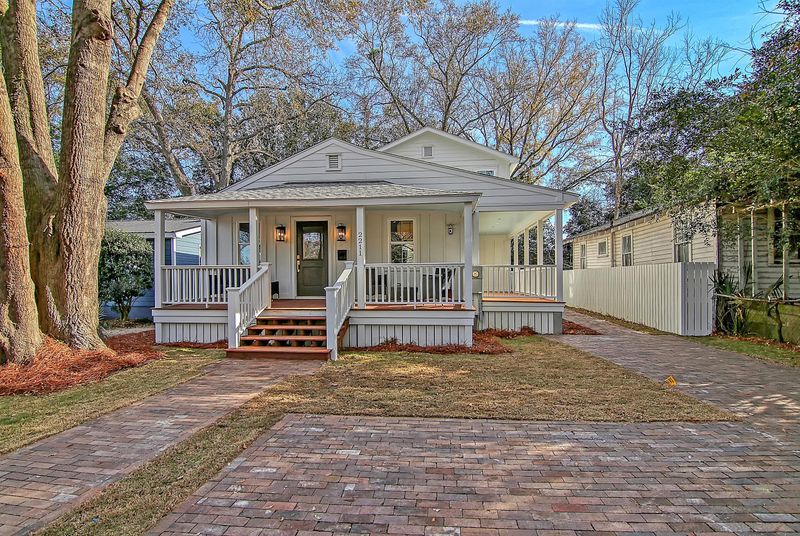 2211 Heriot St, Charleston, SC 29403