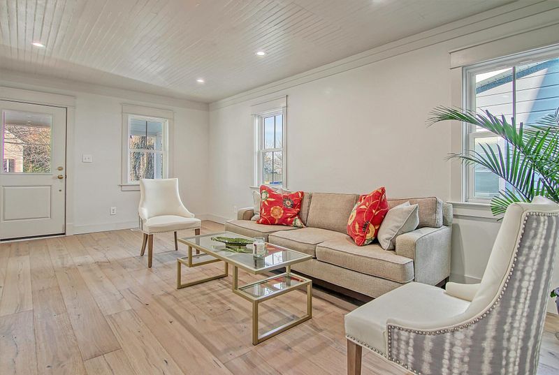 2211 Heriot St, Charleston, SC 29403