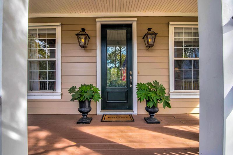 1018 Barfield St, Charleston, SC 29492