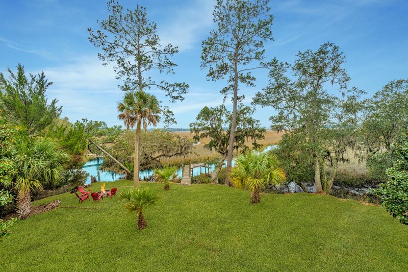 8491 Middleton Point Ln, Edisto Island, SC 29438