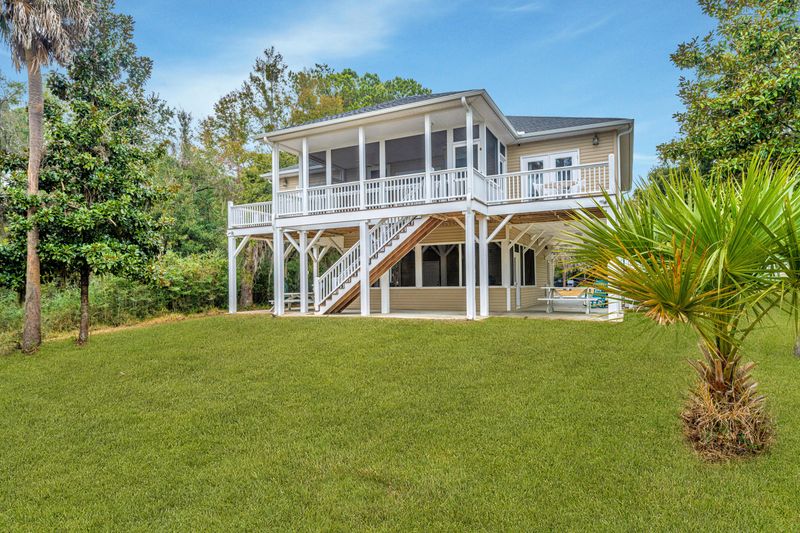 8491 Middleton Point Ln, Edisto Island, SC 29438