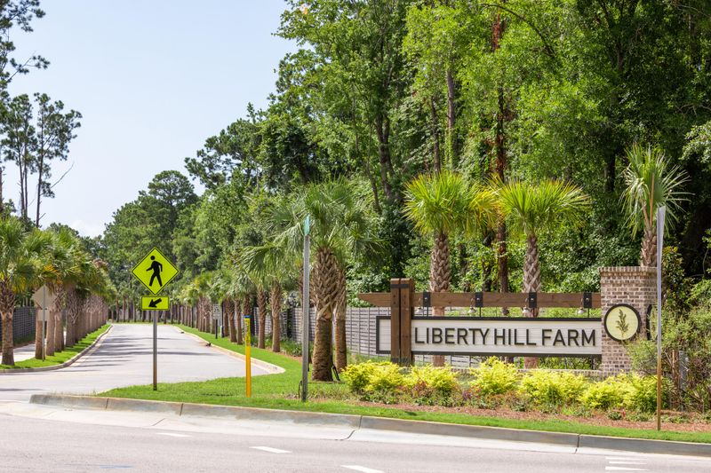 2338 N Palmetto Fort Dr, Mount Pleasant, SC 29466