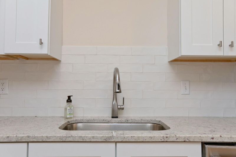 32 Amherst St, Charleston, SC 29403