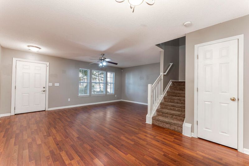 305 Tree Branch Cir, Summerville, SC 29483