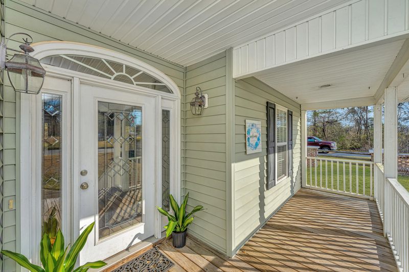 100 Archibald Dr, Goose Creek, SC 29445