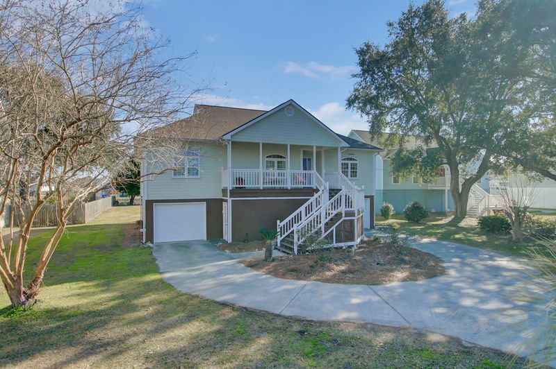 1674 Old Military Rd, Charleston, SC 29412