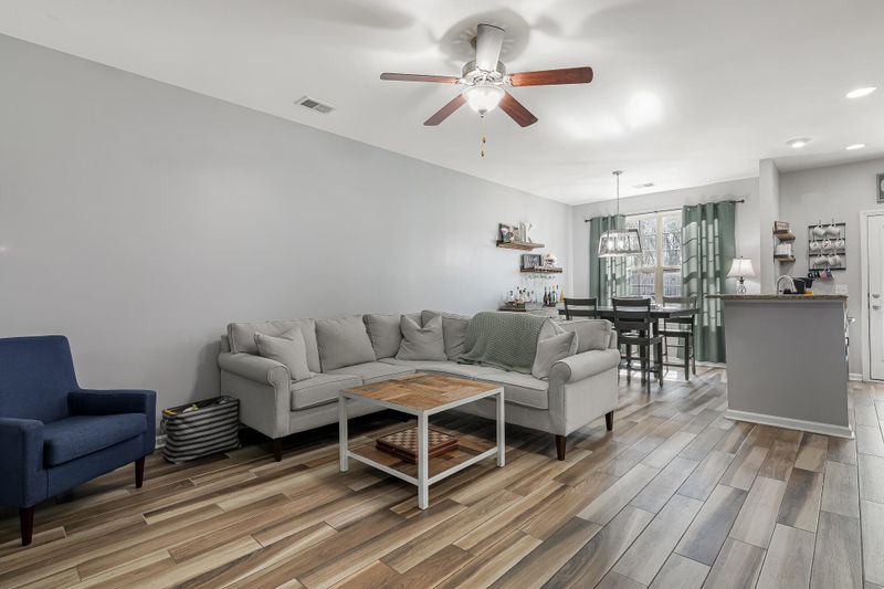 823 Bibury Ct, Charleston, SC 29414
