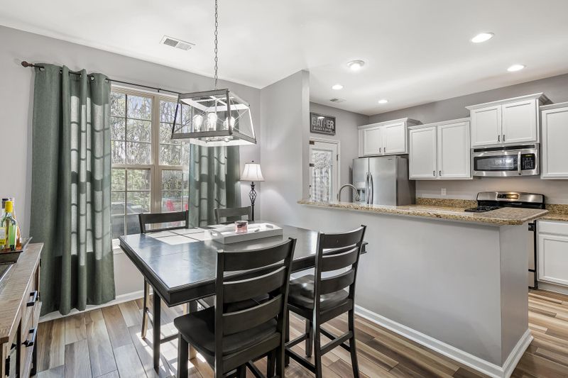 823 Bibury Ct, Charleston, SC 29414